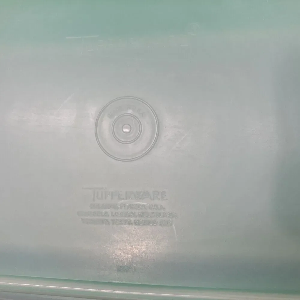 TUPPERWARE Bread Celery Vegetable Keeper Container Jadeite Green 782 892 Vintage
